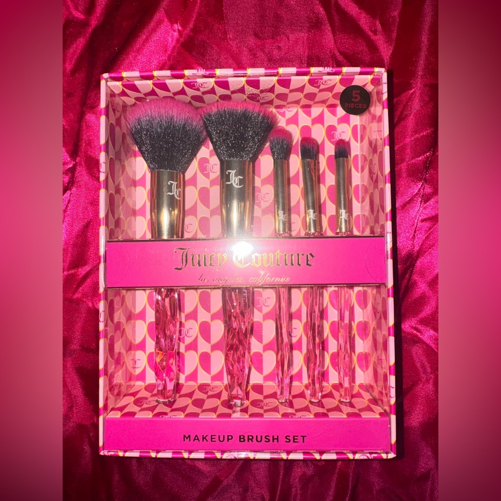 Juicy Couture Makeup Brush Set